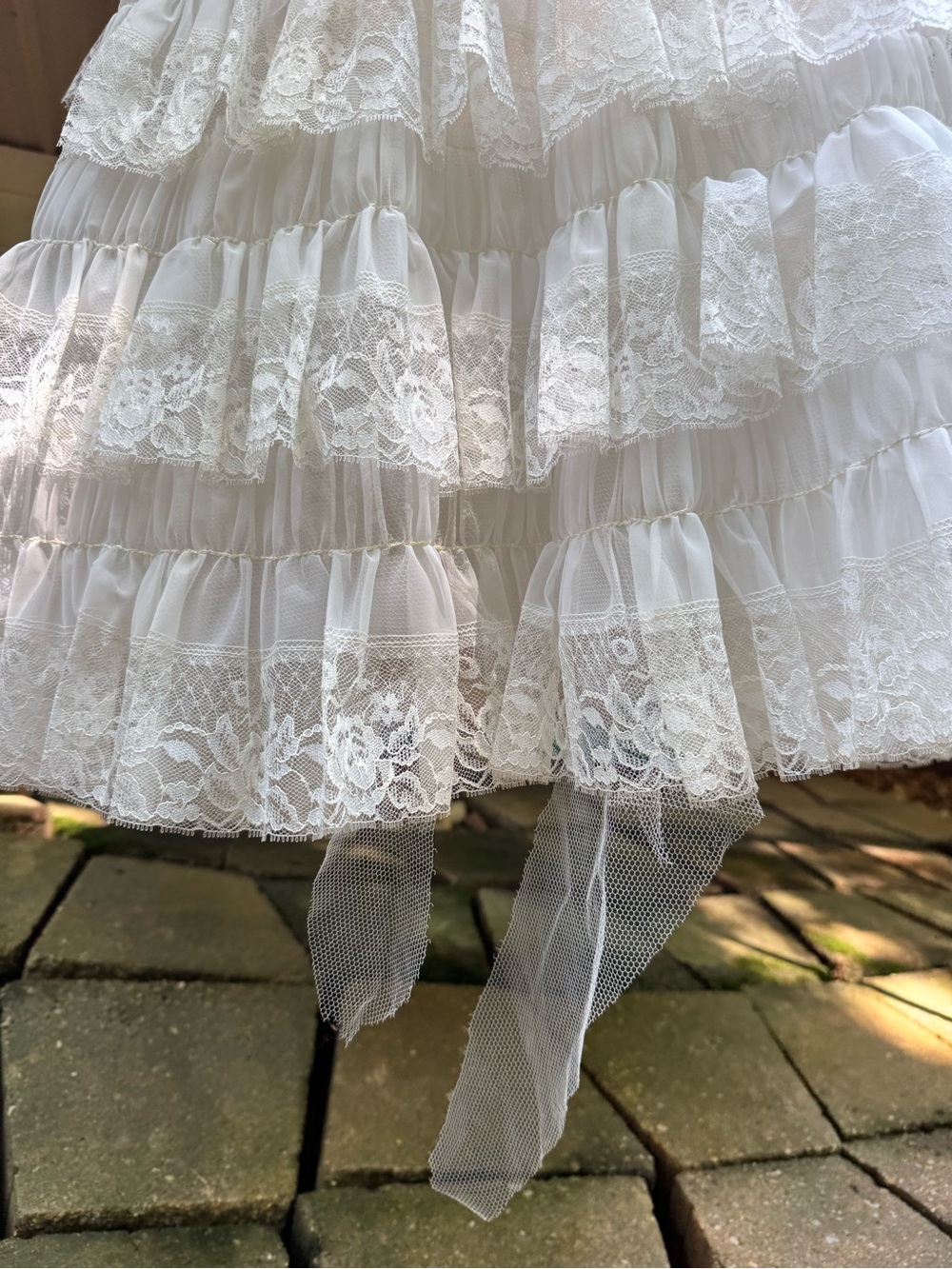 Vintage one of a kind lace wedding dress - Picture 8 of 16